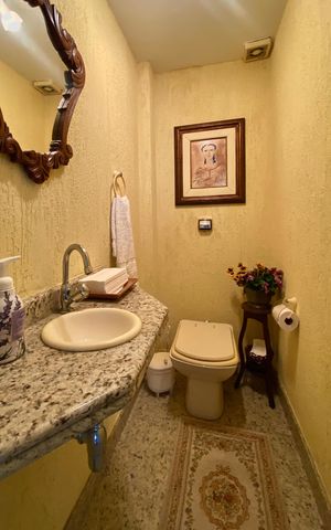 Apartamento à venda com 234m², 4 quartos e 1 vaga Apartamento à venda com 234m², 4 quartos e 1 vagaLavabo