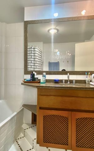 Apartamento à venda com 234m², 4 quartos e 1 vaga Apartamento à venda com 234m², 4 quartos e 1 vagaBanheiro da Suíte