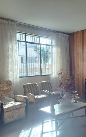 Casa à venda com 360m², 4 quartos e 4 vagasSala