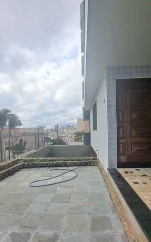 Casa à venda com 360m², 4 quartos e 4 vagasÁrea Externa