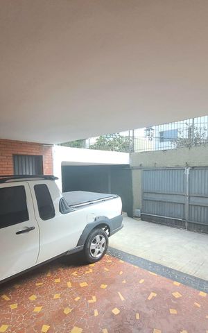 Casa à venda com 360m², 4 quartos e 4 vagasÁrea Externa