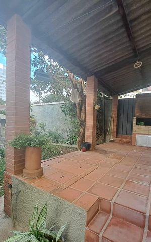 Casa à venda com 360m², 4 quartos e 4 vagasÁrea Externa