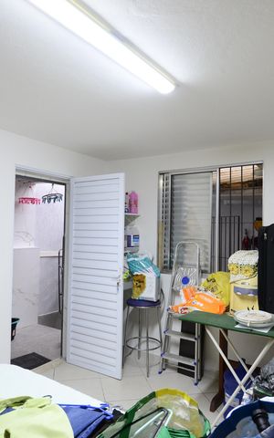 Casa à venda com 170m², 4 quartos e 2 vagasQuarto de Serviço