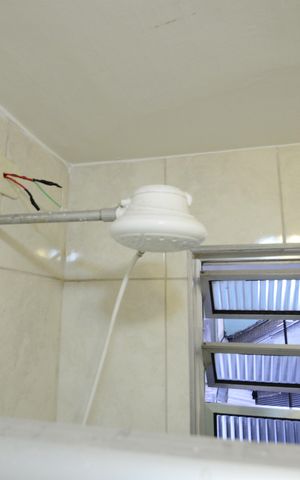 Casa à venda com 170m², 4 quartos e 2 vagasBanheiro de Serviço