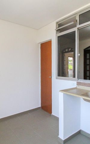 Casa à venda com 504m², 12 quartos e 3 vagas Casa à venda com 504m², 12 quartos e 3 vagasVaranda e Churrasqueira
