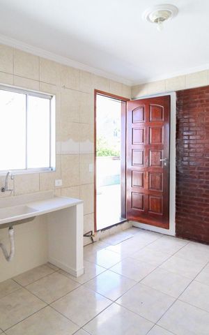 Casa à venda com 504m², 12 quartos e 3 vagas Casa à venda com 504m², 12 quartos e 3 vagasCozinha e Área de Serviço