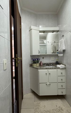 Apartamento à venda com 105m², 3 quartos e 2 vagas Apartamento à venda com 105m², 3 quartos e 2 vagasBanheiro