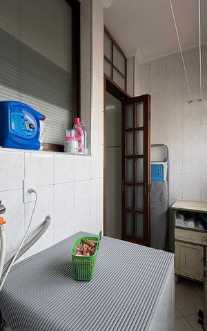 Apartamento à venda com 105m², 3 quartos e 2 vagas Apartamento à venda com 105m², 3 quartos e 2 vagasLavanderia