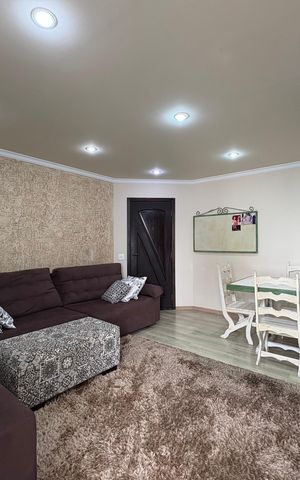Apartamento à venda com 105m², 3 quartos e 2 vagas Apartamento à venda com 105m², 3 quartos e 2 vagasSala
