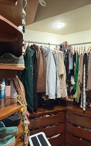 Apartamento à venda com 105m², 3 quartos e 2 vagas Apartamento à venda com 105m², 3 quartos e 2 vagasCloset da suíte