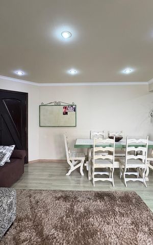 Apartamento à venda com 105m², 3 quartos e 2 vagas Apartamento à venda com 105m², 3 quartos e 2 vagasSala