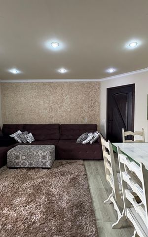 Apartamento à venda com 105m², 3 quartos e 2 vagas Apartamento à venda com 105m², 3 quartos e 2 vagasSala