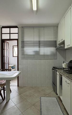 Apartamento à venda com 105m², 3 quartos e 2 vagas Apartamento à venda com 105m², 3 quartos e 2 vagasCozinha