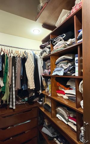 Apartamento à venda com 105m², 3 quartos e 2 vagas Apartamento à venda com 105m², 3 quartos e 2 vagasCloset da suíte