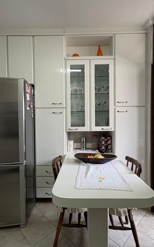 Apartamento à venda com 105m², 3 quartos e 2 vagas Apartamento à venda com 105m², 3 quartos e 2 vagasCozinha