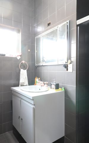 Casa à venda com 135m², 3 quartos e 1 vagaBanheiro