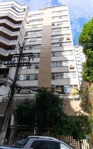 Apartamento à venda com 150m², 3 quartos e 1 vaga Apartamento à venda com 150m², 3 quartos e 1 vagaFachada