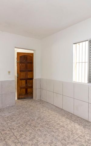 Casa à venda com 460m², 15 quartos e sem vaga Casa à venda com 460m², 15 quartos e sem vagaSala e Quarto da Casa 1