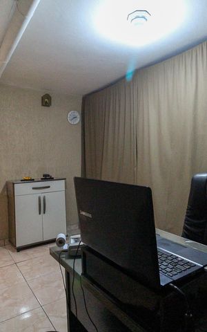 Casa para alugar com 245m², 4 quartos e 3 vagasEscritório