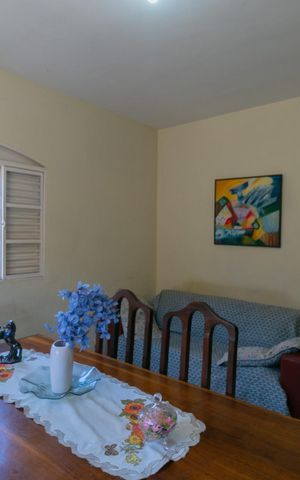 Casa à venda com 360m², 5 quartos e 4 vagas Casa à venda com 360m², 5 quartos e 4 vagasCopa
