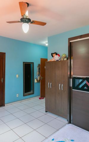 Casa à venda com 360m², 5 quartos e 4 vagas Casa à venda com 360m², 5 quartos e 4 vagasQuarto 1