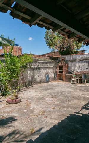 Casa à venda com 360m², 5 quartos e 4 vagas Casa à venda com 360m², 5 quartos e 4 vagasQuintal