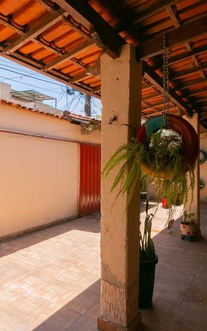Casa à venda com 360m², 5 quartos e 4 vagas Casa à venda com 360m², 5 quartos e 4 vagasGaragem