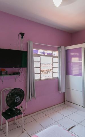 Casa à venda com 360m², 5 quartos e 4 vagas Casa à venda com 360m², 5 quartos e 4 vagasQuarto 2