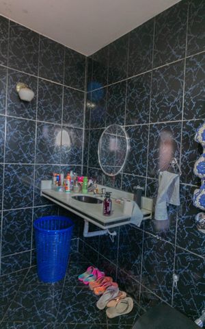 Casa à venda com 360m², 5 quartos e 4 vagas Casa à venda com 360m², 5 quartos e 4 vagasBanheiro