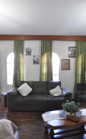Casa à venda com 180m², 3 quartos e 3 vagasSala