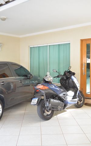 Casa à venda com 300m², 3 quartos e 6 vagasGaragem