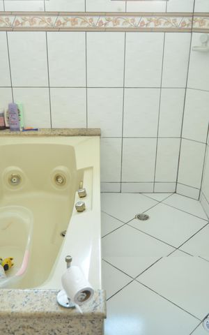 Casa à venda com 300m², 3 quartos e 6 vagasBanheiro da Suíte