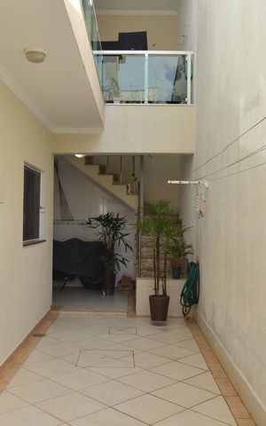 Casa à venda com 300m², 3 quartos e 6 vagasQuintal