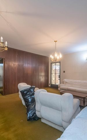 Casa à venda com 260m², 3 quartos e 9 vagasSala