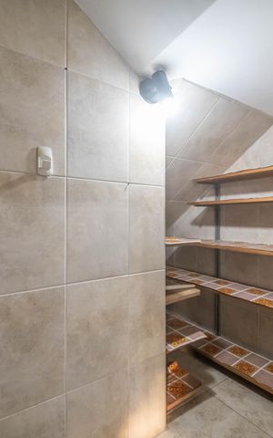 Casa à venda com 260m², 3 quartos e 9 vagasDespensa