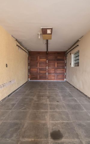 Casa à venda com 260m², 3 quartos e 9 vagasGaragem