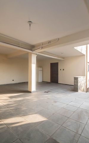 Casa à venda com 260m², 3 quartos e 9 vagasGaragem