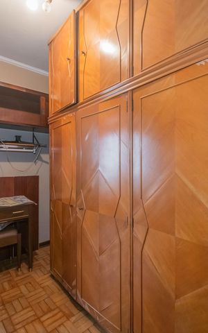 Casa à venda com 260m², 3 quartos e 9 vagasQuarto de Serviço