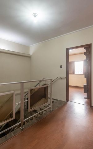 Casa à venda com 260m², 3 quartos e 9 vagasCorredor