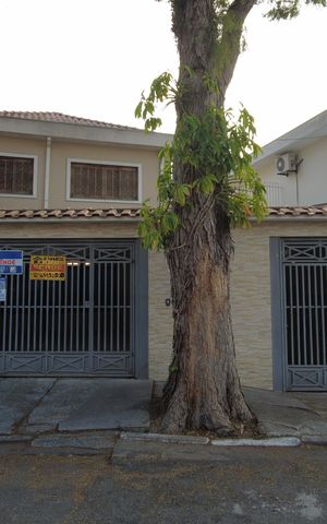 Casa à venda com 260m², 3 quartos e 9 vagasFachada