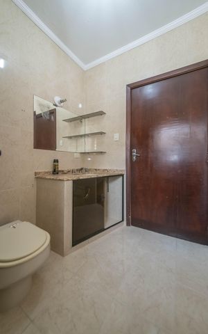 Casa à venda com 260m², 3 quartos e 9 vagasBanheiro Social