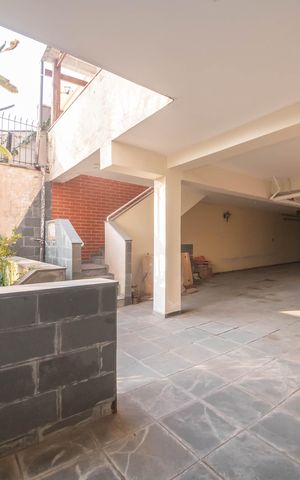Casa à venda com 260m², 3 quartos e 9 vagasGaragem