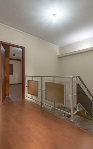 Casa à venda com 260m², 3 quartos e 9 vagasCorredor