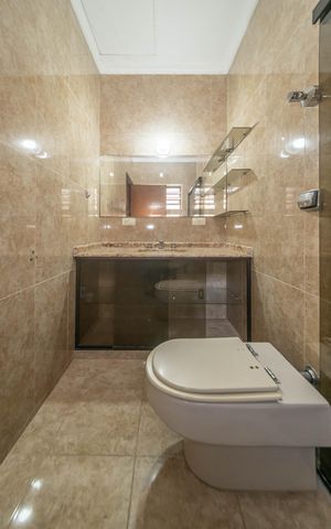 Casa à venda com 260m², 3 quartos e 9 vagasBanheiro da Suíte