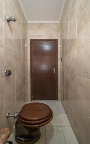Casa à venda com 260m², 3 quartos e 9 vagasLavabo