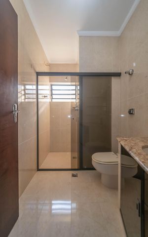 Casa à venda com 260m², 3 quartos e 9 vagasBanheiro Social