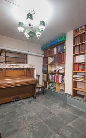 Casa à venda com 260m², 3 quartos e 9 vagasBiblioteca