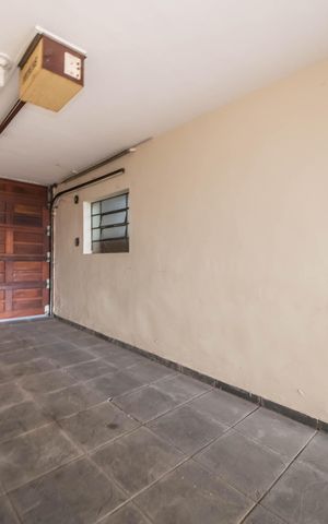 Casa à venda com 260m², 3 quartos e 9 vagasGaragem