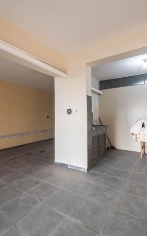 Casa à venda com 260m², 3 quartos e 9 vagasGaragem