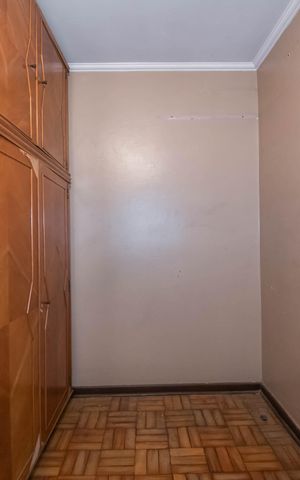 Casa à venda com 260m², 3 quartos e 9 vagasQuarto de Serviço